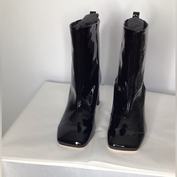 GOOD AMERICAN ~ BLACK PATENT LEATHER BOOTIES - Picture 3 of 8